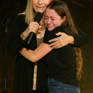 Barbra Streisand Keeps a 9-Year-Old Promise: Stanford Freshman Joins Her Onstage in Austin. ws