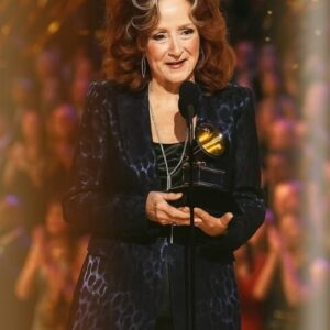 Bonnie Raitt Stuns the World — Accepts “Best Vocal Performance” at the 2025 Grammys on Behalf of Elvis Presley✨.Krixi