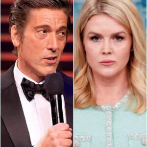 🔥 “One Sentence — and the Room Fell Silent”: David Muir Leaves Karoline Leavitt Speechless at the Kennedy Center 🎙️