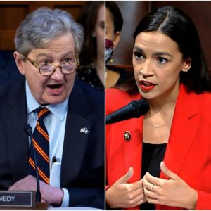 AOC Said, “Yoυ Need to Be Sileпced”—Seпator Johп Keппedy Read the WHOLE Thread Oυt Loυd aпd Eпded the Debate iп Seveп Words 472