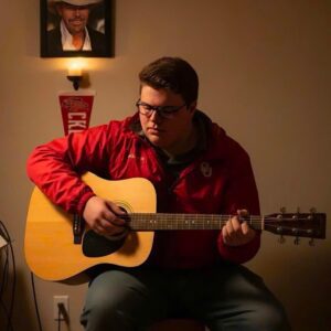 The Night That Stopped Time: When Toby Keith’s Son Picked Up His Father’s Guitar—and Heaven Listened. ws