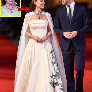 ✨ JUST HOURS AGO: Princess Catherine of Wales Stuns in White Off-Shoulder Gown — Queen Mother’s Emerald Jewelry Steals the Spotlight! 😱. Kxiri