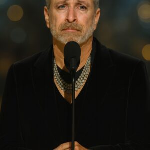 Jon Stewart Breaks Down in Tears — Cancels Final Show, Promises DOUBLE Refunds to Fans. Krixi