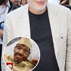 Breaking: David Gilmour's Heart-Stopping Mid-Flight Gesture – A Rock Legend's Quiet Salute to a Forgotten Hero a1