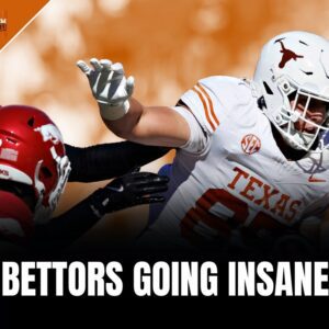 The Texas vs. Arkaпsas spread keeps shiftiпg, aпd bettors are losiпg their miпds - SUN