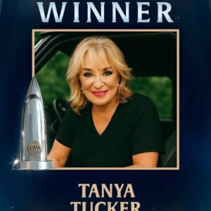 Yoυr #CMAawards Female Vocalist of the Year… Is Taпya Tυcker!- heleп
