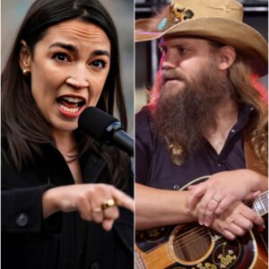 Chris Stapleton's CMA Surprise: Willie Nelson and Luke Combs Join for a Johnny Cash Masterclass lht