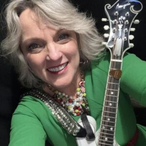 SHOCKING GEAR REVEAL: Rhonda Vincent just unveiled her brand-new white Bourgeois mandolin — ws