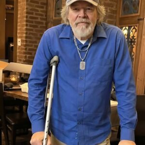 “60 YEARS ON STAGE — AND JUST 5 WORDS TO SAY GOODBYE.” “Doп’t cry for me — jυst siпg.” 2.10