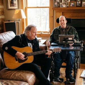 🎸 THE UNSPOKEN TRUTH BEHIND “HEART OF GOLD”: HOW NEIL YOUNG TURNED A FAMILY TRAGEDY INTO A GLOBAL REVOLUTION - voGDs1tg