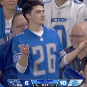 [VIDEO] NFL Fans Think Cowboys-Lions 'TNF' Game Is "Rigged" After An Incredibly Fishy Call. ws