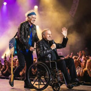 🔥 MIRACLE MELODY: Keith Richards and Neil Diamond Finish Lost Rock & Roll Riff After Five Decades lht