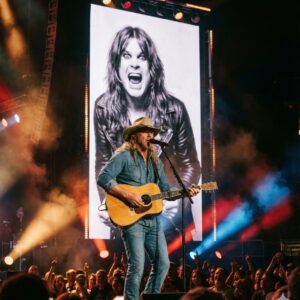 The Cowboy and the Madman: Trace Adkins’ Seismic Tribute to Ozzy Osbourne Shakes the Earth cz