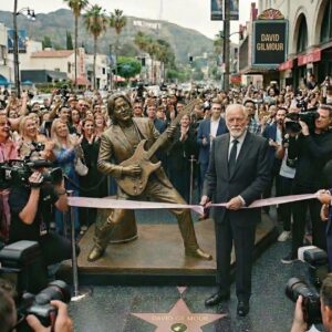 SHINE ON, HOLLYWOOD: DAVID GILMOUR BECOMES FIRST ARTIST IN HISTORY TO RECEIVE MONUMENT ON WALK OF FAME