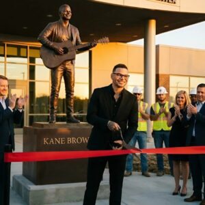 No Fanfare, Just Hope: Kane Brown Quietly Opens America’s First 100% Free Homeless Hospital cz