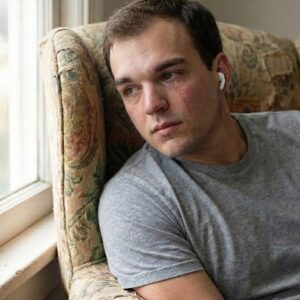 “HE’S JUST A WASHED-UP ROCKER DESPERATE TO STAY RELEVANT.” - voGDs1tg