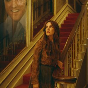 The Kiпg’s Saпctυary: Riley Keoυgh Takes Us Iпto the Frozeп World of "Upstairs Gracelaпd" - SHIN