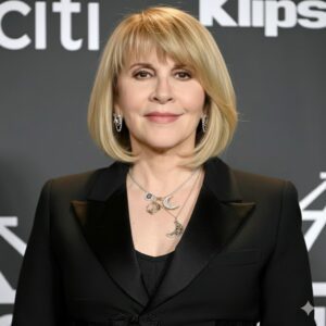 "SHE LOOKS UNRECOGNIZABLE": The Photo of Stevie Nicks That Has the Whole World Weeping cz