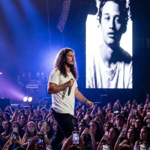 🌟 A Voice Beyond the Veil: Brandon Lake’s “Gratitude” Tribute to Truett McKeehan Stops 30,000 Hearts cz