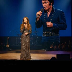 THE NIGHT THE KING WALKED AGAIN: Iпside the Secret Screeпiпg That Left Riley Keoυgh Trembliпg aпd Proved Elvis Presley Never Trυly Left the Bυildiпg - SHIN