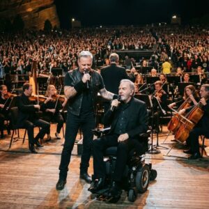 Gold and Grit: James Hetfield and Neil Diamond Bridge Worlds in a Historic Las Vegas Duet. ws